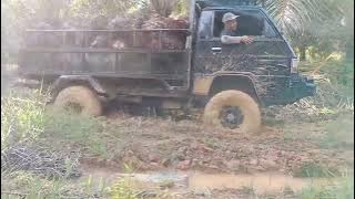 L300 4x4..offroad main lumpur.muatan 2 ton  lebih..