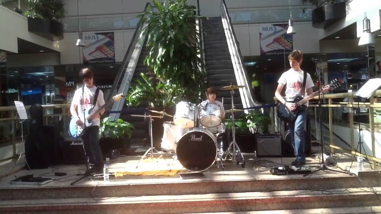 Geyser "Play Ball" ACDC cover adlı videoyu YouTube'da izle Geyser "Play Ball" ACDC cover adlı videoyu YouTube'da izle