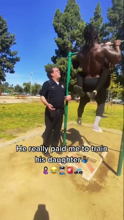 Black trainer humps cop’s daughter in Hollywood 😳