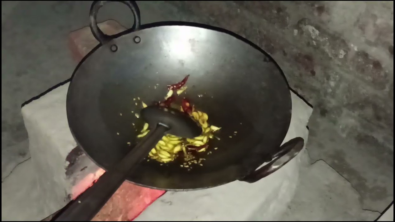 चूल्हे पर बनी स्वादिष्ट पालक वाली दाल Kadhai wali Palak Dal Recipe