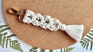 Macrame keychain tutorial for beginners | Square knot pattern | DIY macrame keychain