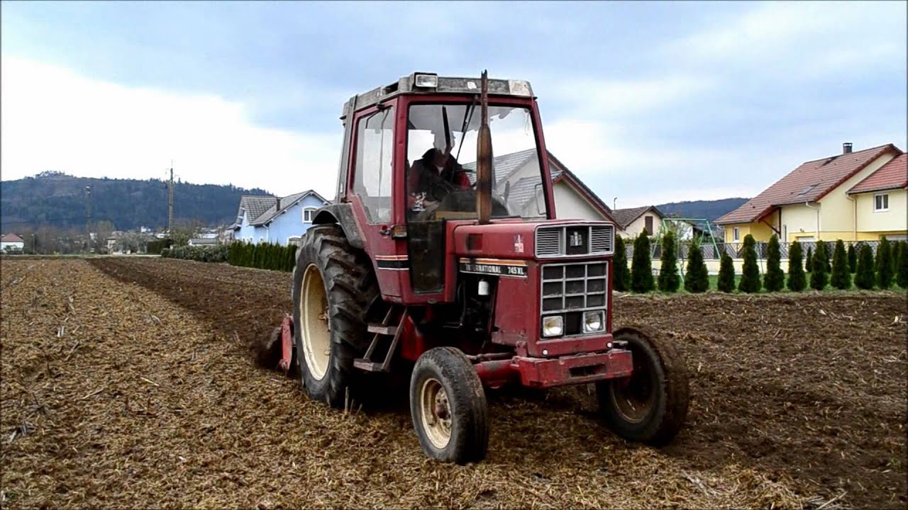 International 745 XL ( Fume ) & Rotavator Kuhn
