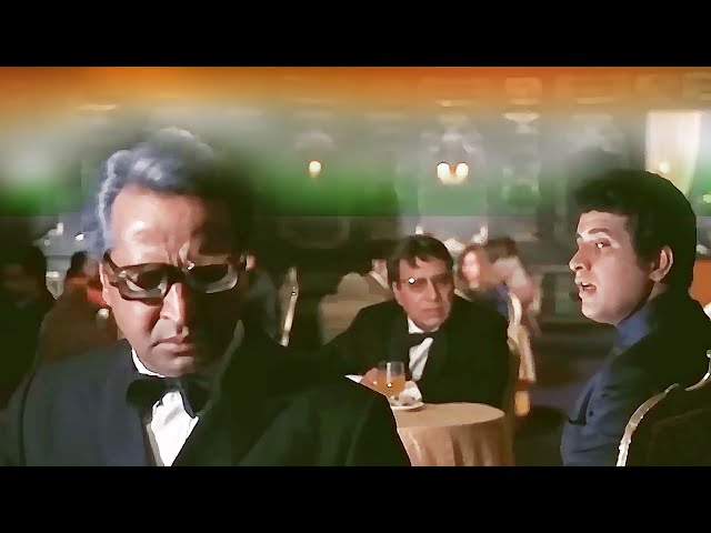 Bharat Ka Rehnewala Hoon : Manoj Kumar - Mahendra Kapoor | Bollywood Deshbhakti Geet class=