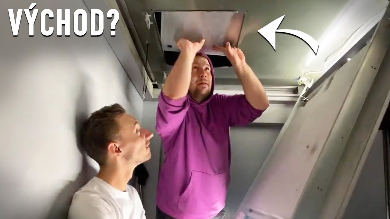 ZASEKLI JSME SE VE VÝTAHU! | Livestream