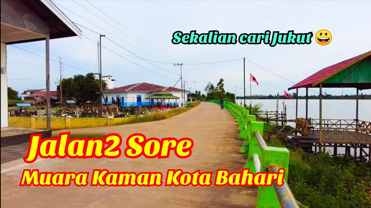 Suasana sore hari di Kecamatan Muara Kaman