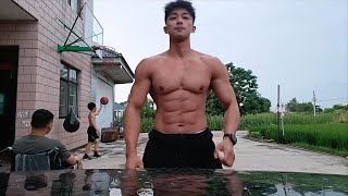Cute Face Shredded Body? The Most Refreshing Chinese Gym Bro
