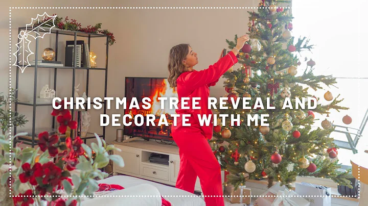 CHRISTMAS DECOR & TREE REVEAL | DECORATE WITH ME VLOGMAS DAY 1 | PetiteElliee