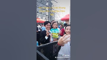 Idol Tiktok Lê Tuấn Khang chụp ảnh cùng fan hâm mộ