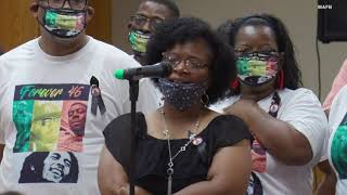 Grieving Mother Offers Vaccines at Son's Funeral