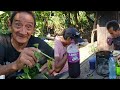 Mingo y kelvin cocinan para don alfonso|Le preparan un caldito de pollo 🍲☺