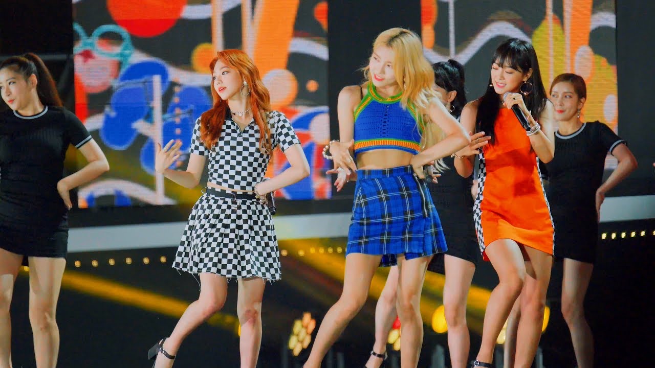 구구단 세미나 (gugudan SEMINA) - 샘이나 (SEMINA)@180724 영덕 덕천 해수욕장 [4k Fancam/직캠]