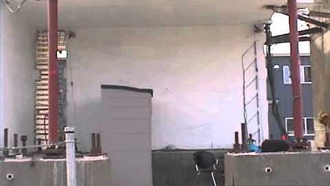 seismic response at the base of the 7-story building test - Sylmar OV motion