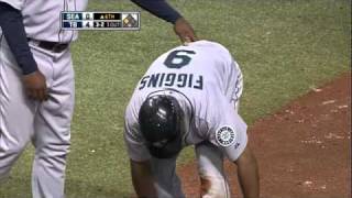 2010/09/25 Figgins' steals third