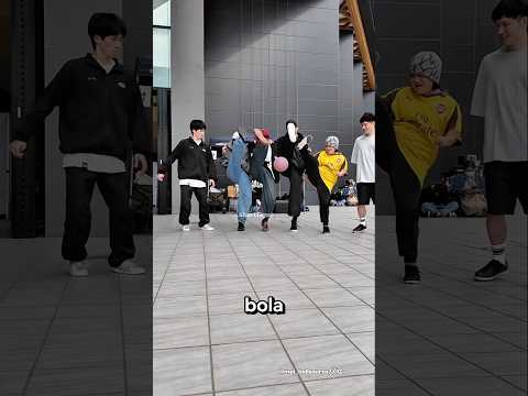 Orang Orang Ini Melakukan Freestyle Bersamaan