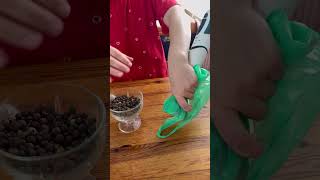 No ground pepper? Blend peppercorns 🌶️ Quick &amp; easy! Save it 🔖  #LifeHack #kitchen #hackmagic