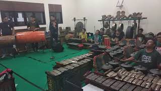 Embrio Komposisi Musik Judul TATABBHU oleh Komunitas Kancaswara Madura