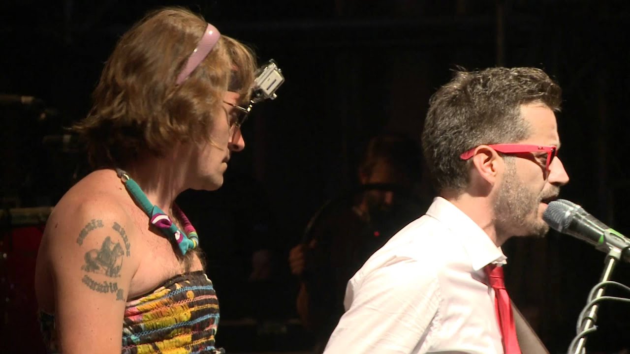 DANIELE SILVESTRI & VALERIO MASTROANDREA - Gino e l' Alfetta