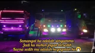 story' wa semangat ku adalah senyummu,