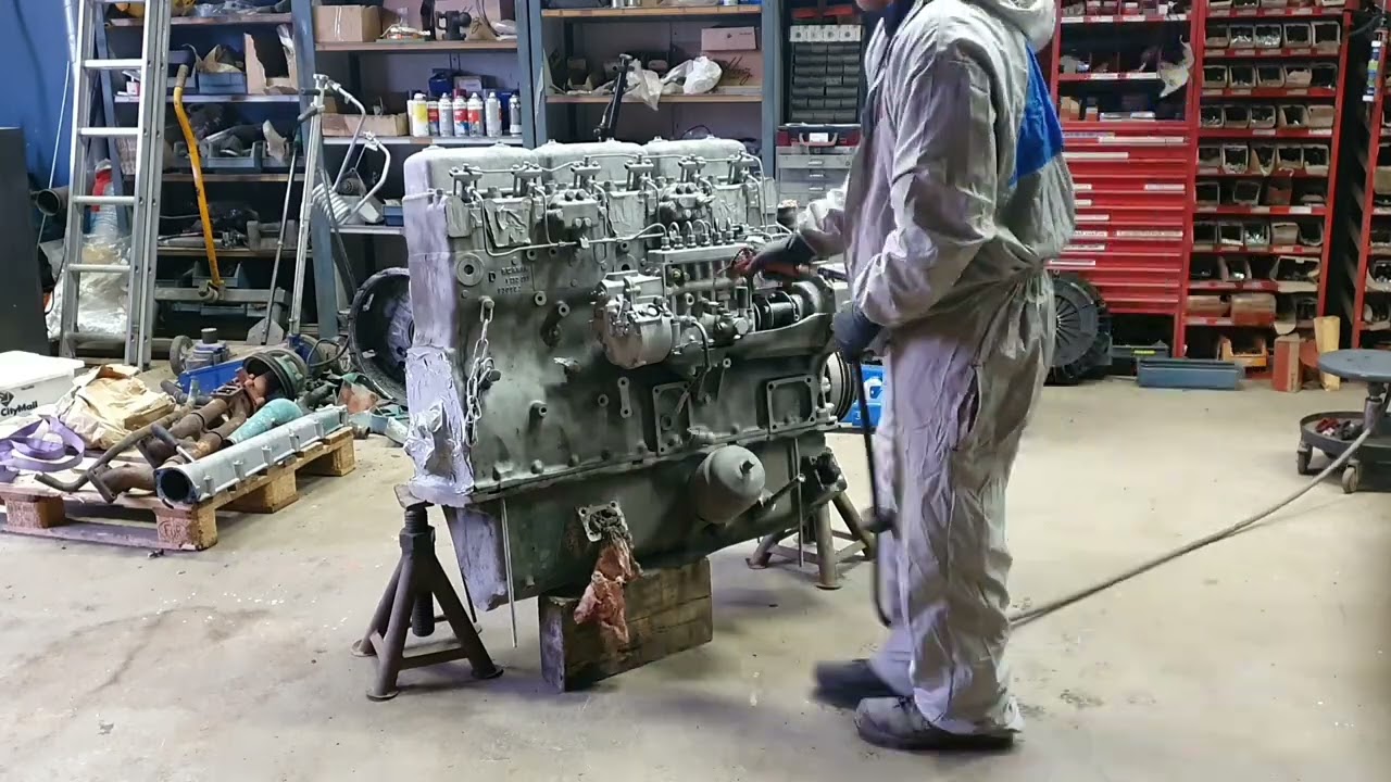 engine painting DS8 Scania