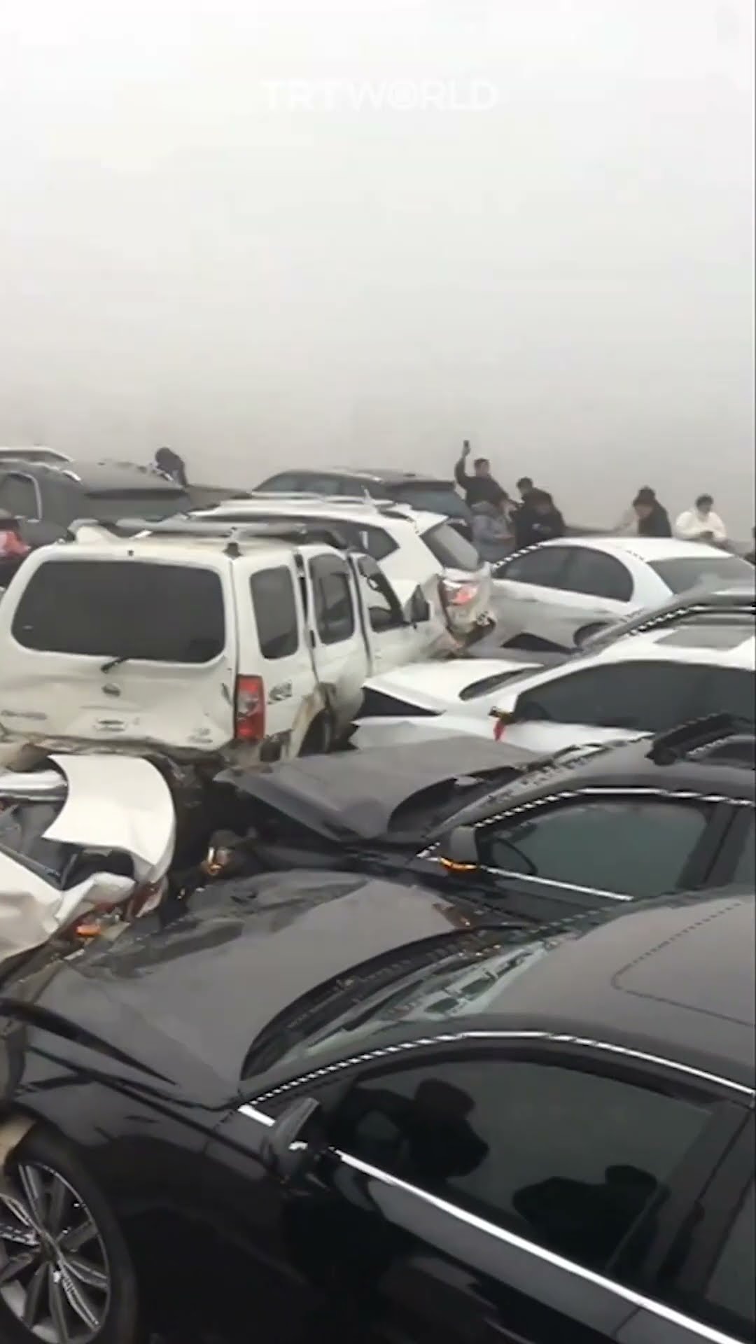 Over 100 vehicles involved in expressway pile-up in China's Henan Province