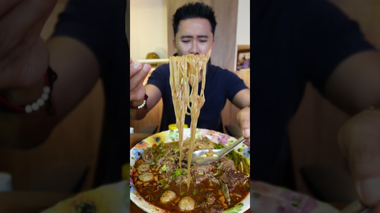 ก๋วยเตี๋ยวพี่เปิ้ลนาคร