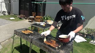 大量の鰻(うなぎ)をひたすら蒲焼にする動画