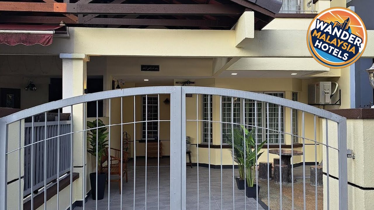 Double-story House in Kuala Lumpur | 10 pax | Kuala Lumpur, Malaysia | Hotel Review 🏨