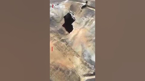 Patung Penyu Gadobangkong, yang menjadi ikon di Kabupaten Sukabumi, mengalami kerusakan parah