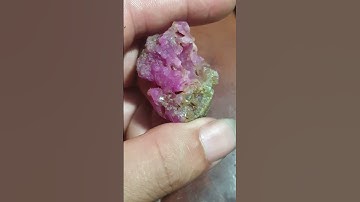 Tinh thể ruby Yên Bái màu đẹp #daquy #gem #ruby #love