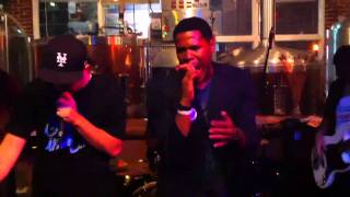 Echo Sonic - Happy (Live From The Brickhouse)