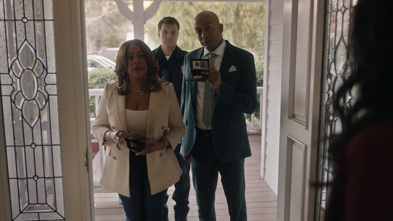 Simone Rookie Feds Nolan Accompanies Simone and Carter on a Call - The Rookie: Feds - YouTube