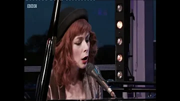 The Anchoress 'Doesn't Kill You' (Acoustic Version) Live at The Quay Sessions