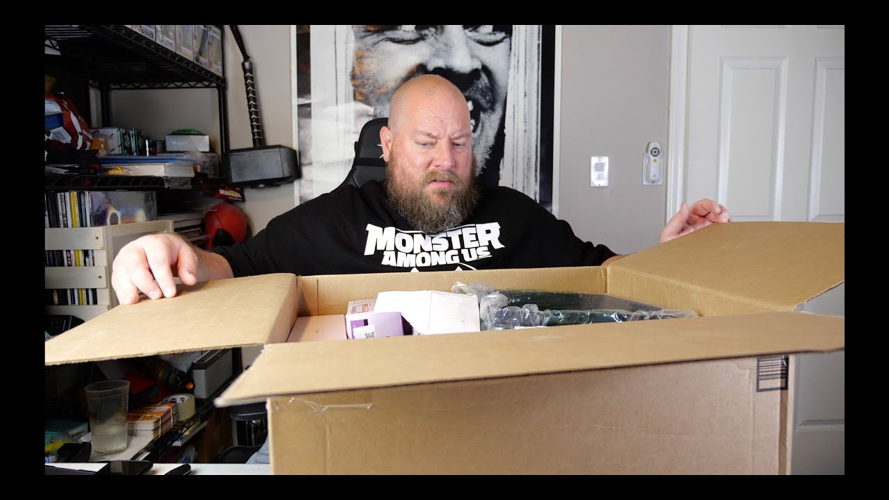 I bought a 37 Pound Amazon Customer Returns Mystery Box + ELECTRONICS