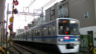 北総7300形7808F特急羽田空港行き 夕方の京急空港線糀谷-大鳥居の踏切にて
