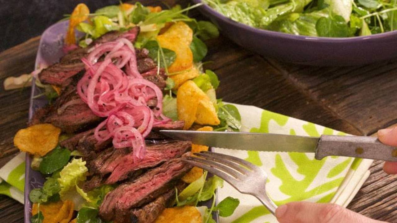 Sliced Steak Salad with Chipotle Vinaigrette and BBQ Chips | Rachael Ray Show