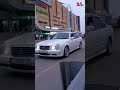 Водитель Mercedes в Бишкеке ездит по тротуару