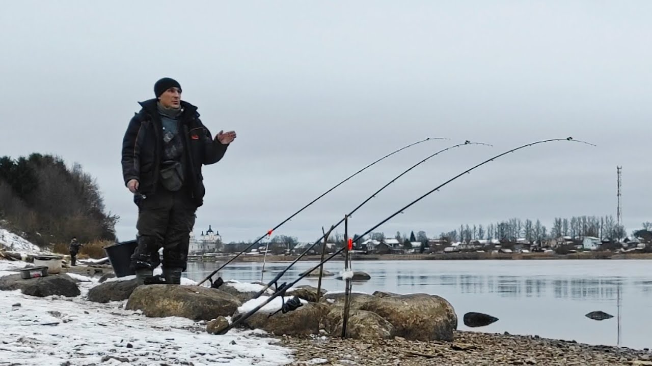 Вот и снег лежит.Но здоровенные Лещи по прежнему клюют.