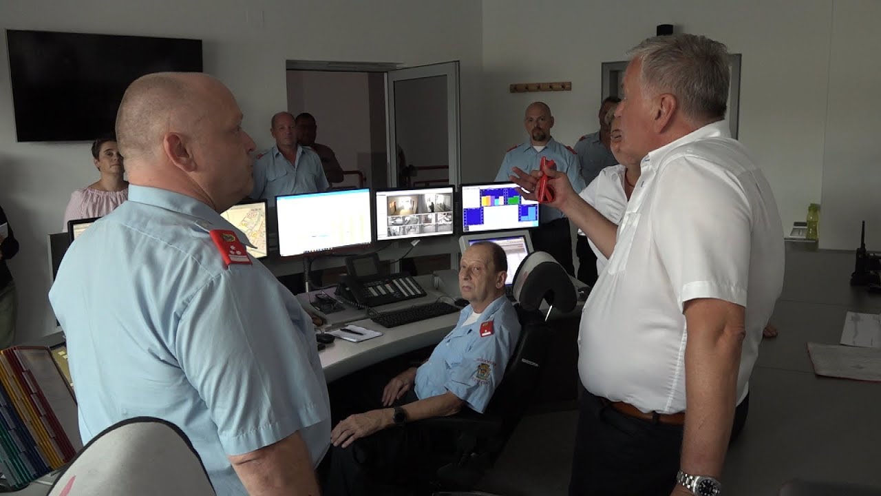 Franz Schnabl besucht die Freiwillige Feuerwehr in Schwechat