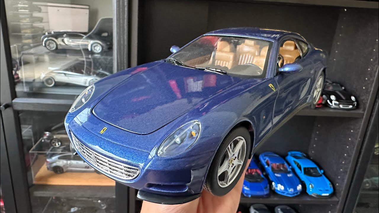 Hot Wheels 1/18 - Ferrari 612 Scaglietti Rouge 2006