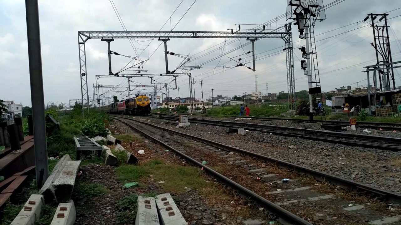 Sch Garib Rath Diesel Rescue Of Garib Rath | IZN WDP4D rescues 12204 ASR SHC Garib ...