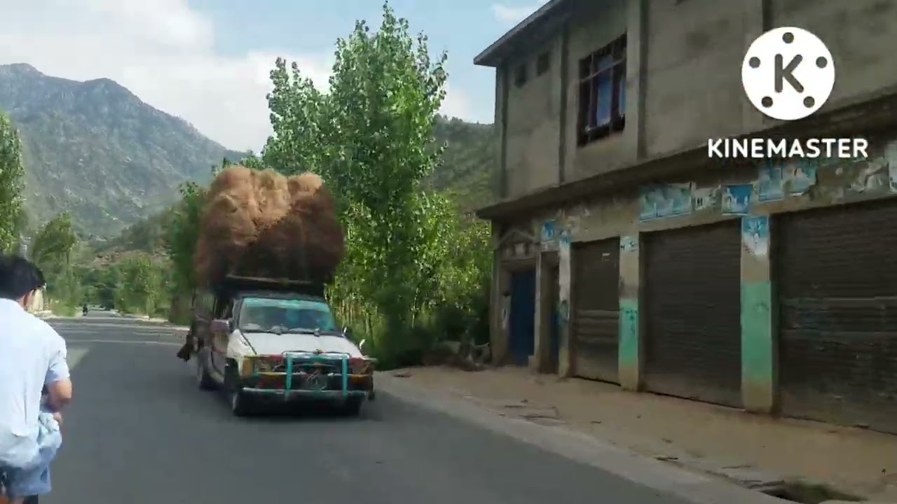 Pakistan we going to marghozar with friends on the way beautiful place. swat Pakistan 🇵🇰 