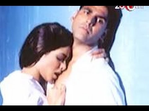 Priyanka chopra and akshay kumar hot