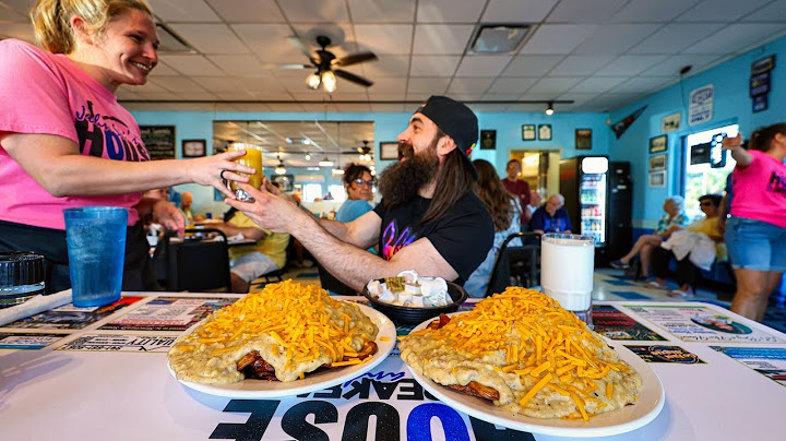 ONLY 20 MINUTES TO FINISH FLORIDA'S FAMOUS 'FAT BOY' CHALLENGE IN A PACKED DINER! | BeardMeatsFood