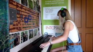 Lara plays 'Total Eclipse of the Heart' on piano chords