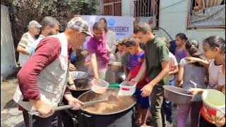 TERJADI KEPALARAN PARAH, RAKYAT  INDONESIA BERI BANTUAN MAKANAN