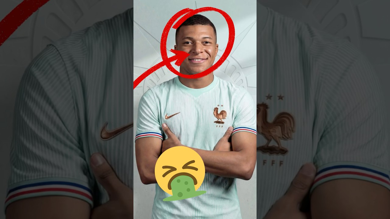 Эта форма сборной Франции на чемпионате мира ужасна.