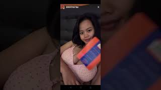 Siskaeee hot lagi nunggu tamu 😂