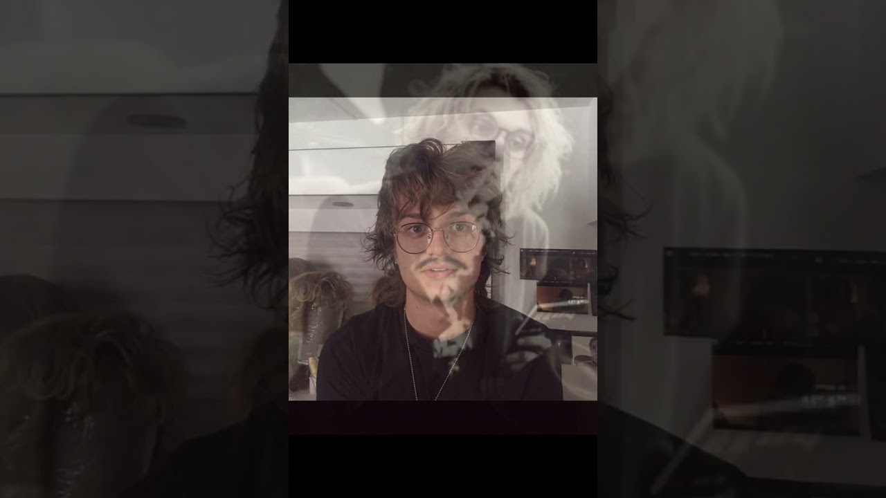 people in the ST cast who wear glasses