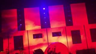 twenty one pilots- Tyler knocks over crowd in hamster ball- Guns for Hands ending- Portland