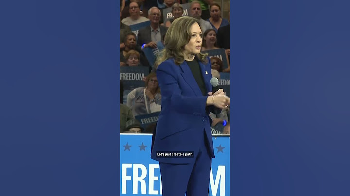 Kamala Harris stops her rally after noticing someone in need of medical help